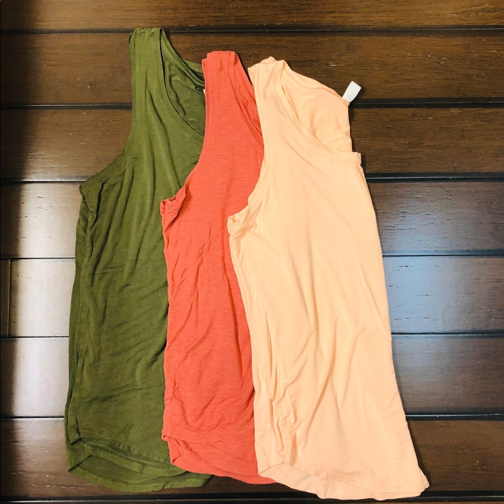 Old Navy Tank set of 3